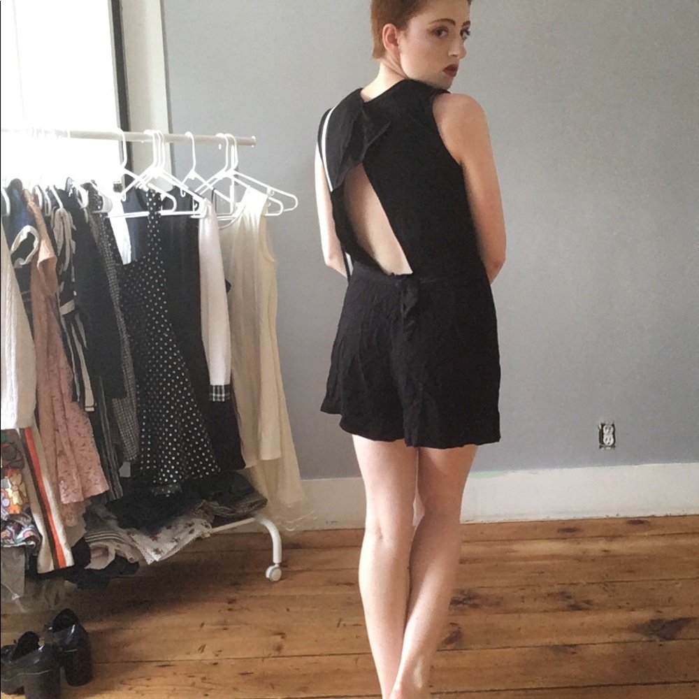Backless romper - Picture 3 of 3